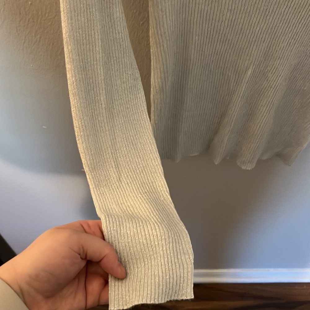 ModCloth Silver Ribbed Mock Neck NWT - Picture 3 of 6